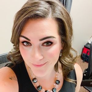 Meet your Posher, Cassandra